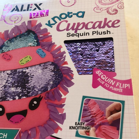 Knot -a cupcake  sequin plush - Picture 2 of 10